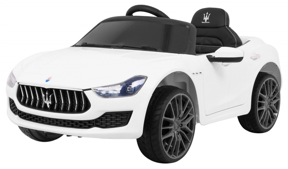 Elektromobilis Maserati Ghibli, baltas